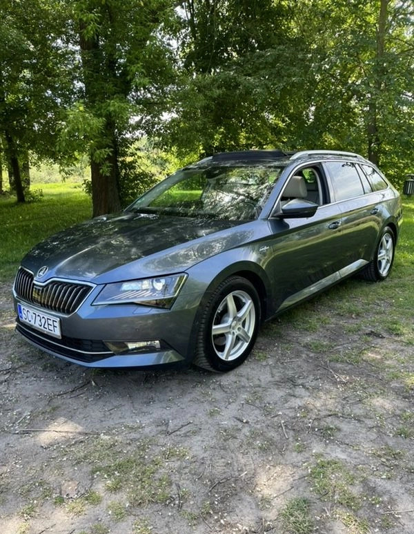 Skoda Superb cena 72900 przebieg: 177000, rok produkcji 2017 z Częstochowa małe 562